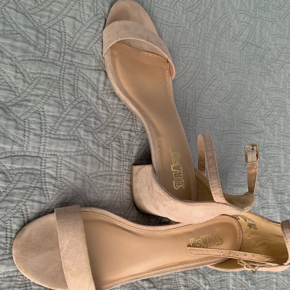 Strappy heeled sandal